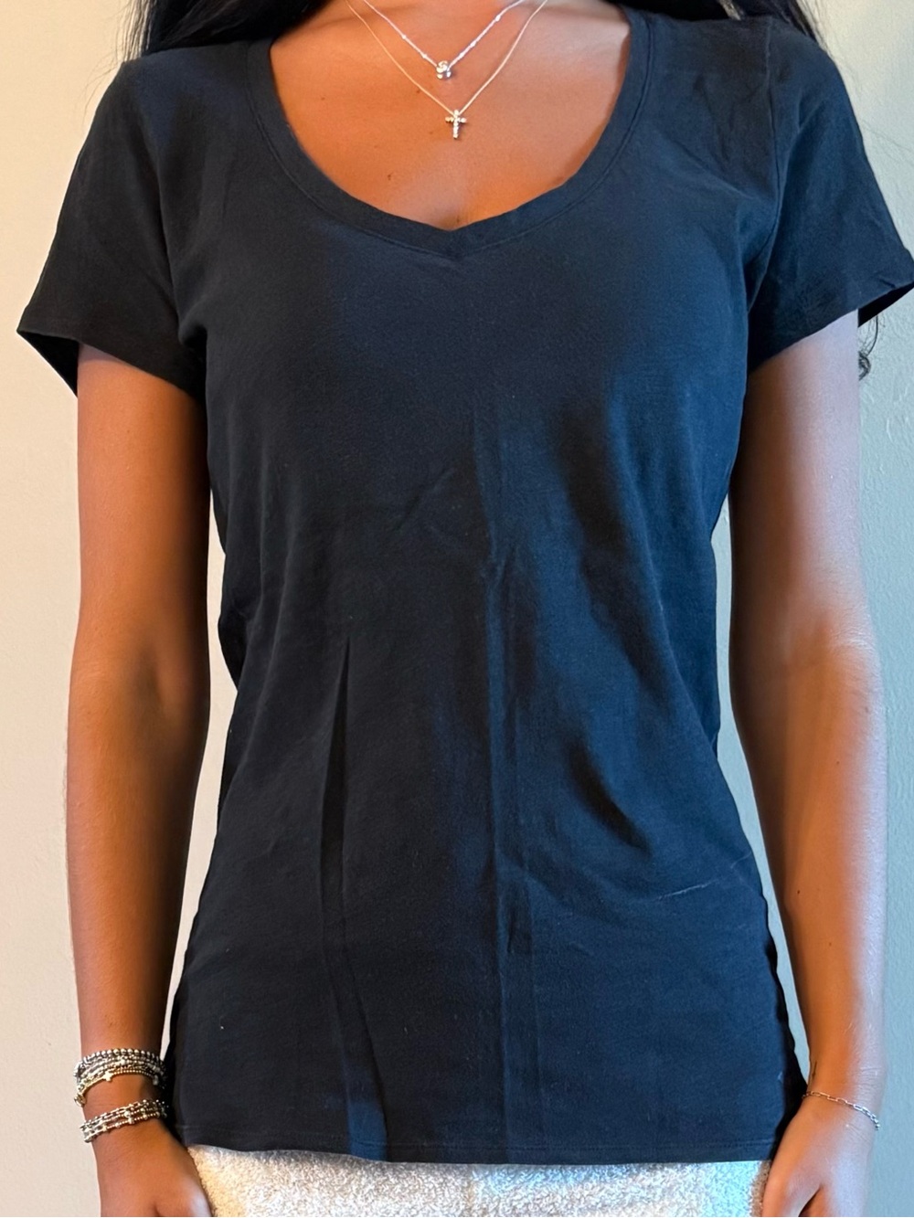 PINK Victoria's Secret Black V‑Neck Short Sleeve Tee